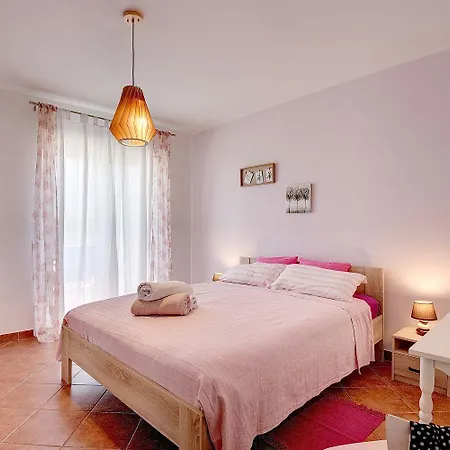 Mit Klima, Wlan, Balkon Und Wenige Minuten Zum Liznjan
